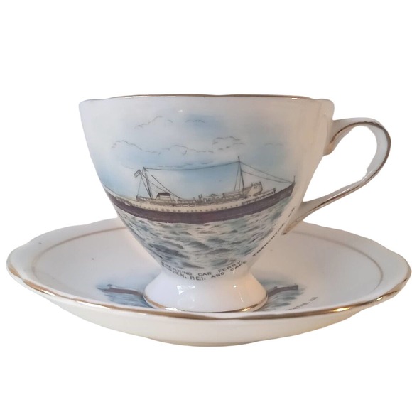 VTG Gladstone Bone China Teacup and Saucer Gilt Ice Breaking Boat Port‎ Borden - Picture 1 of 10